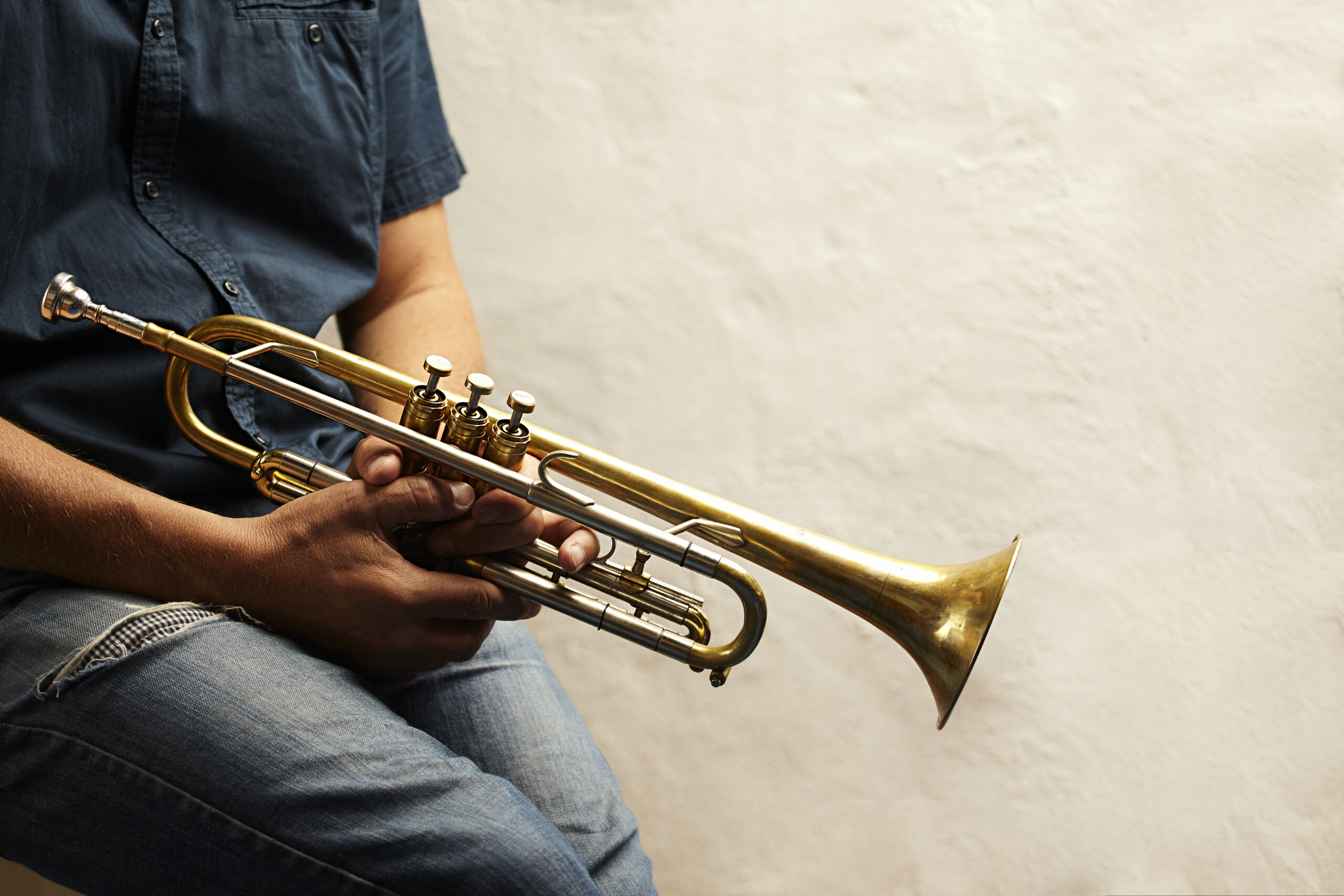 detail-trumpet-metal-instrument